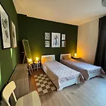 Big Apartment With Parking, 30 Min To Duesseldorf